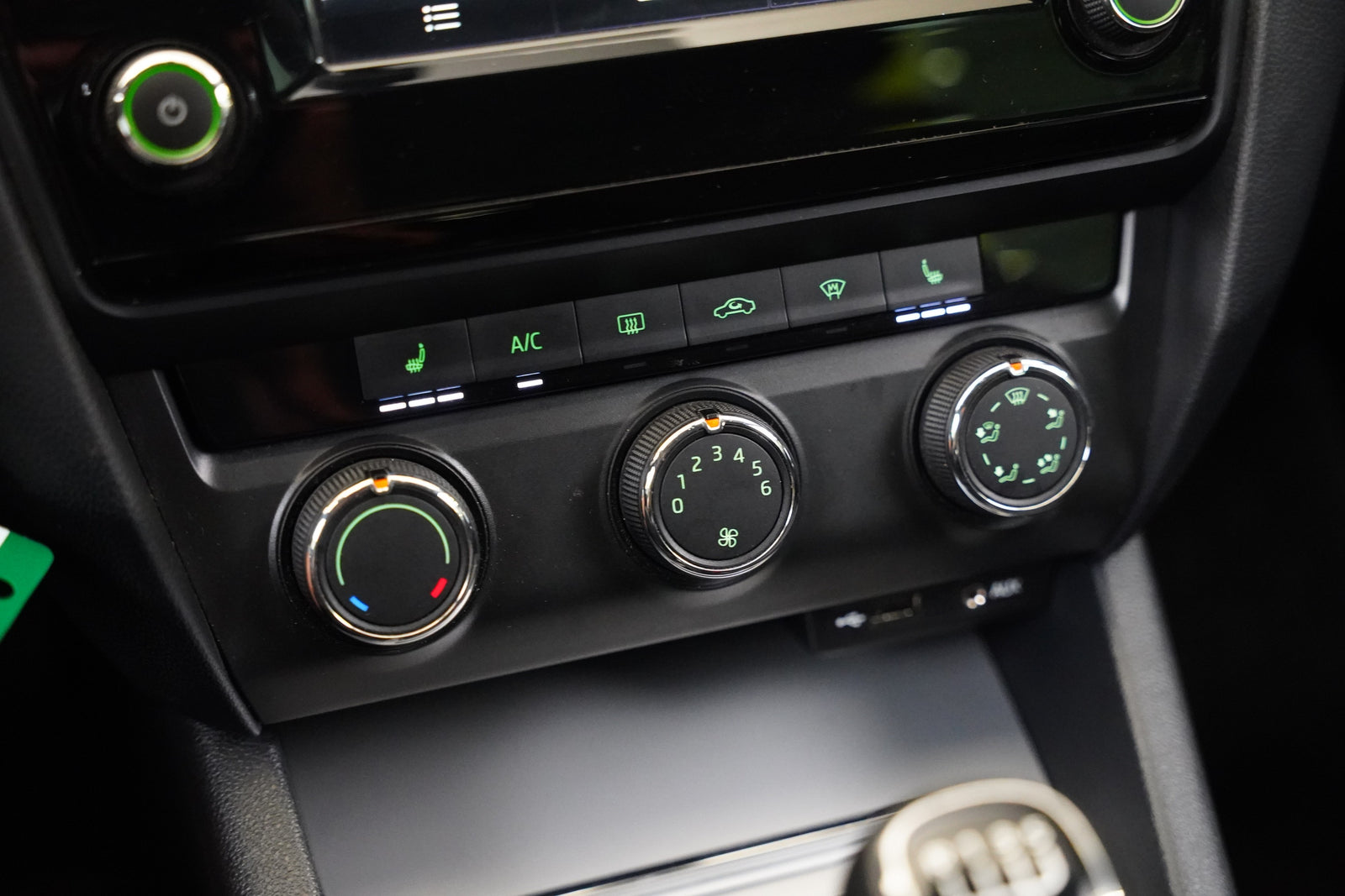 Škoda Octavia 1.6 TDI 81 kW Ambition – foto 19