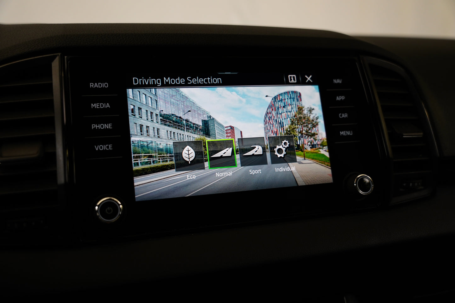 Škoda Karoq 1.5 TSI 110 kW Sportline DSG