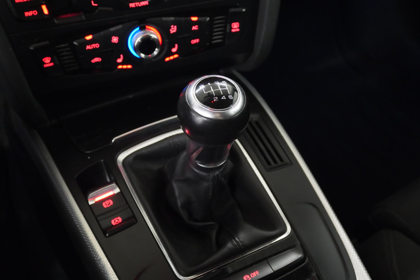 Audi A4 2.0 TDI 130 kW Attraction