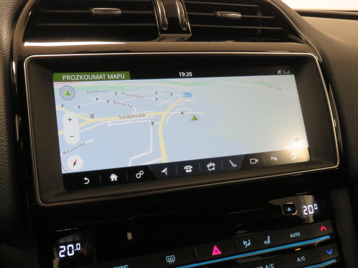 Jaguar F-Pace 20d 132 kW AWD Pure