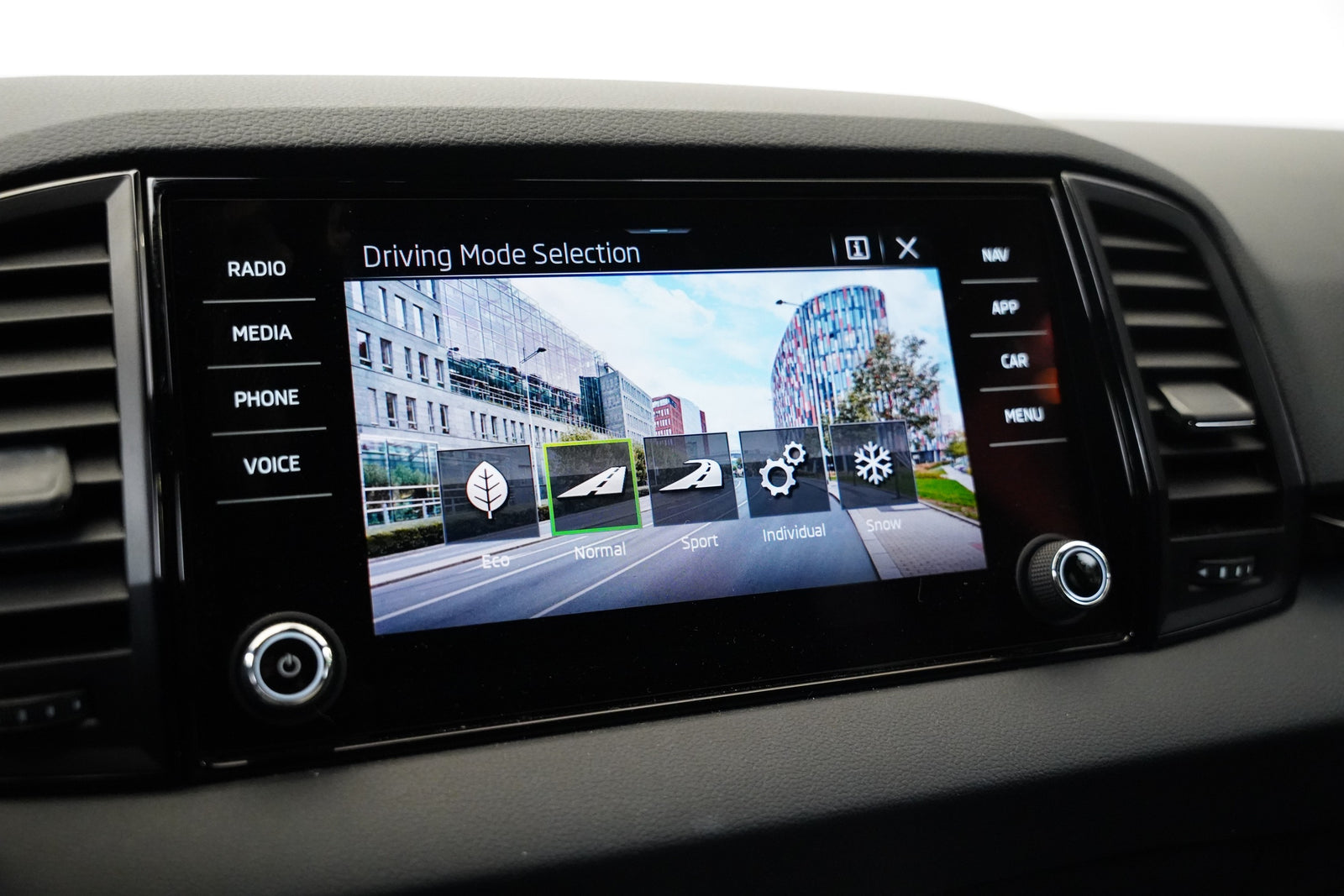 Škoda Karoq 2.0 TDI 110 kW 4x4 Sportline – foto 19