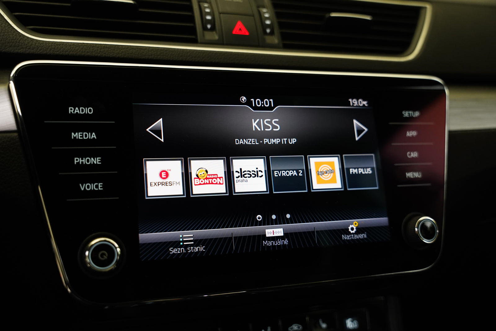 Škoda Superb 2.0 TDI 110 kW Style – foto 19