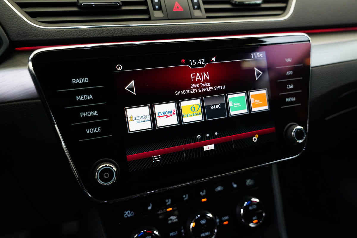 Škoda Superb 2.0 TDI 110 kW Style – foto 19