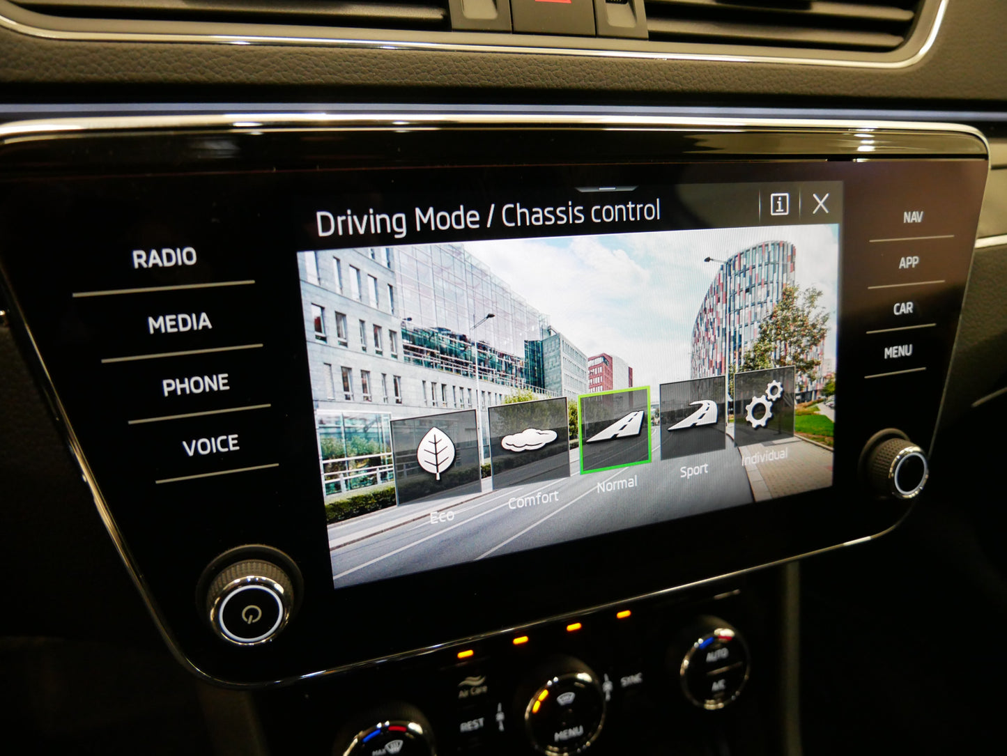 Škoda Superb 2.0 TDI 110 kW L&K