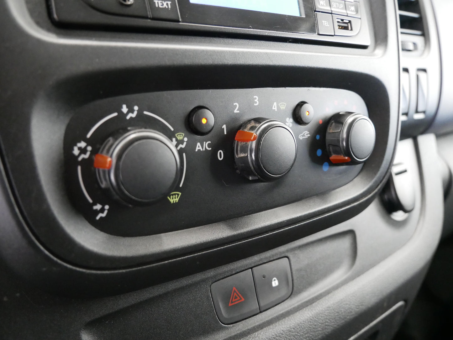 Opel Vivaro 1.6 CDTI 92 kW 6 míst