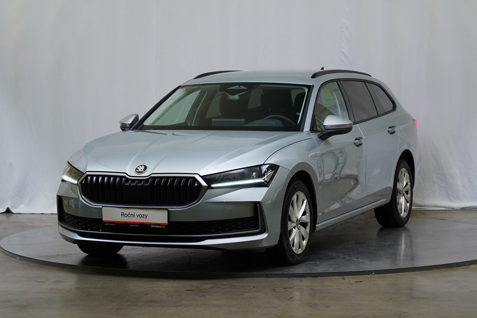 Škoda Superb 2.0 TDI 110 kW Selection – foto 1