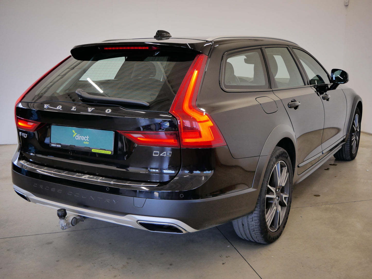 Volvo V90 D4 140kW AUT AWD Cross Country