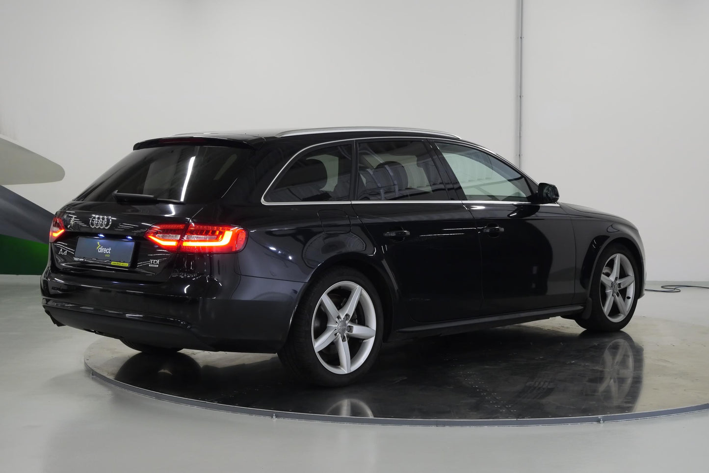 Audi A4 2.0 TDI 130 kW Attraction