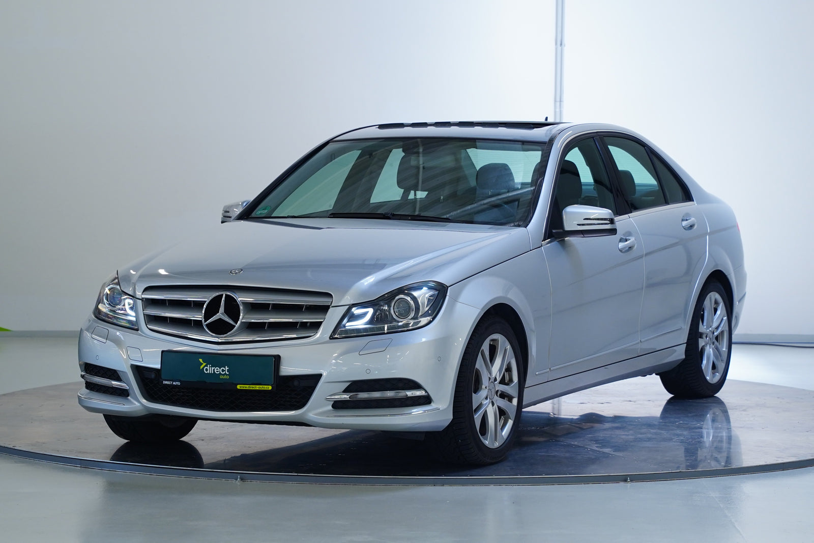 Mercedes-Benz Třídy C 180 CGI 115 kW Avantgarde – foto 1