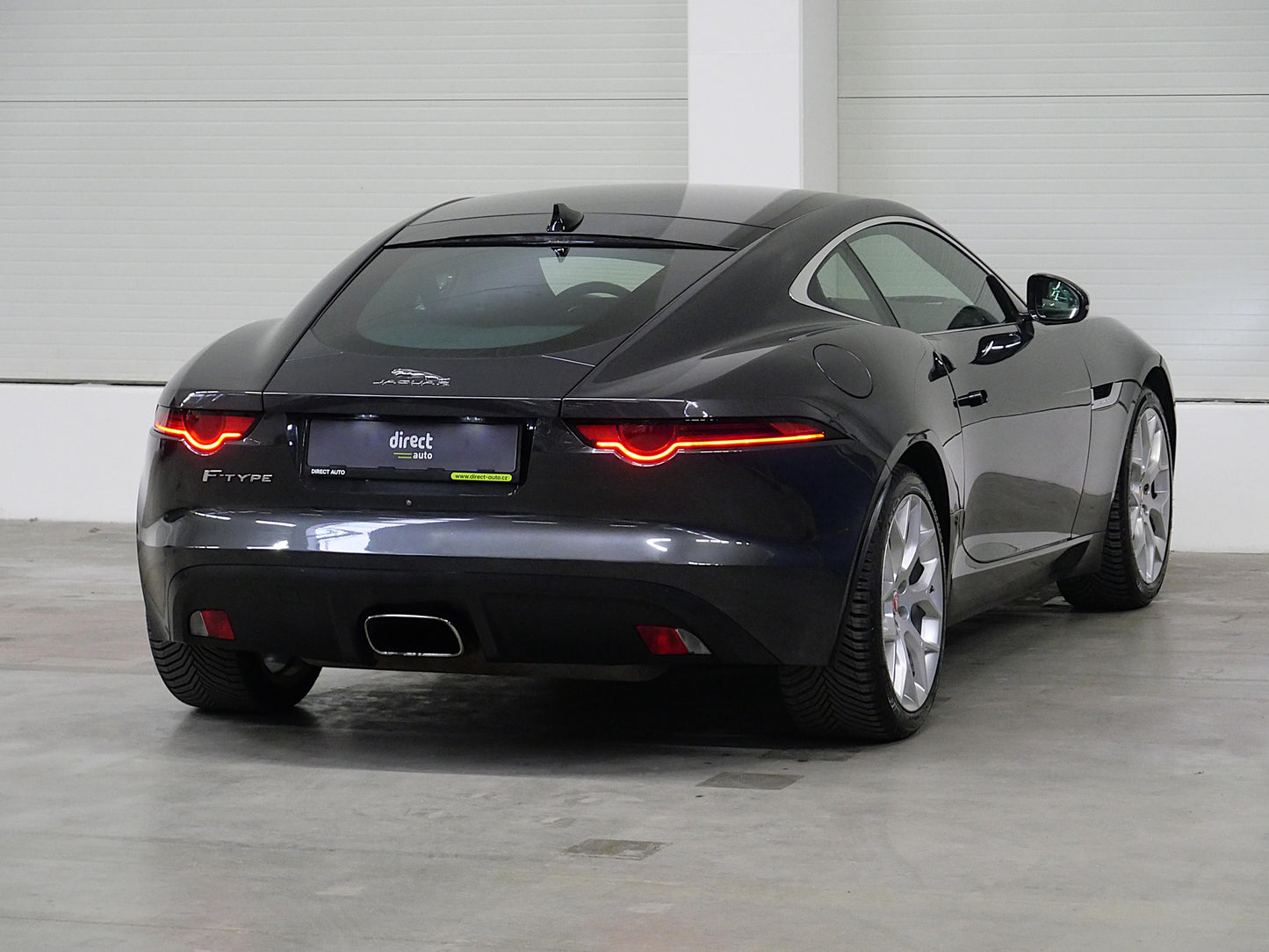 Jaguar F-Type 2.0 I4 300 221 kW R - Dynamic