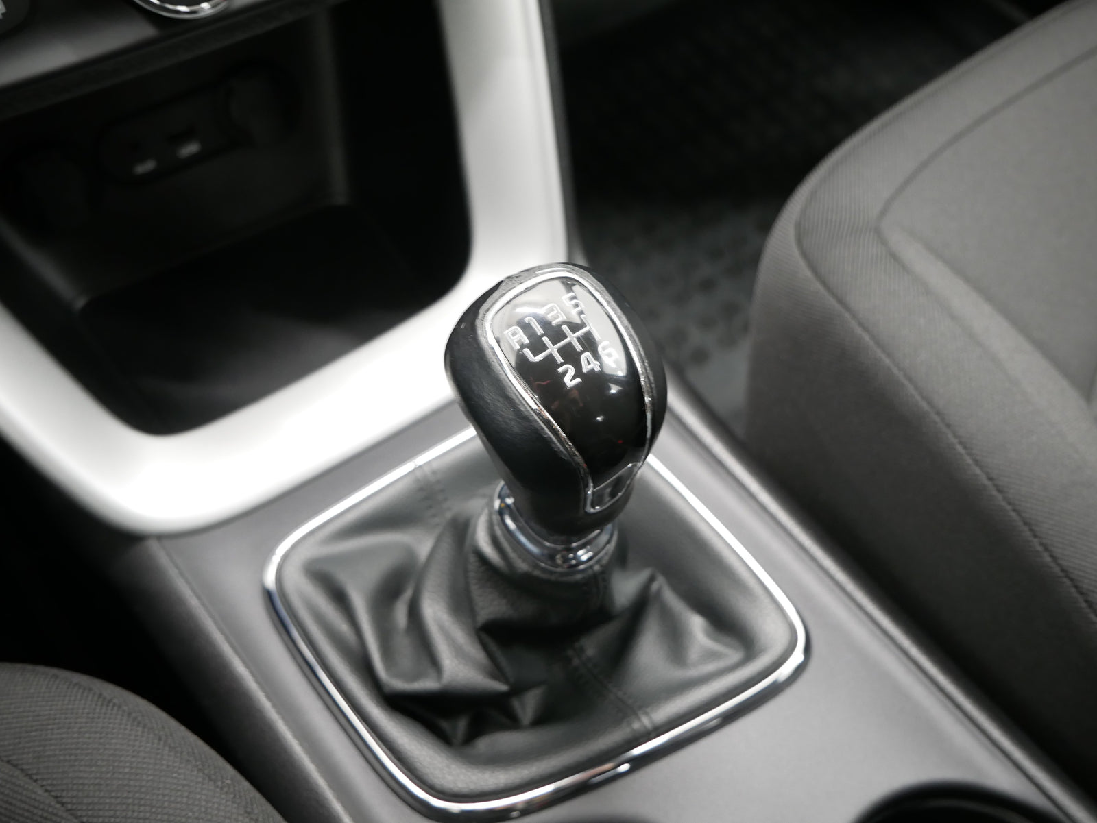 Kia Ceed 1.4i 74 kW Comfort – foto 20