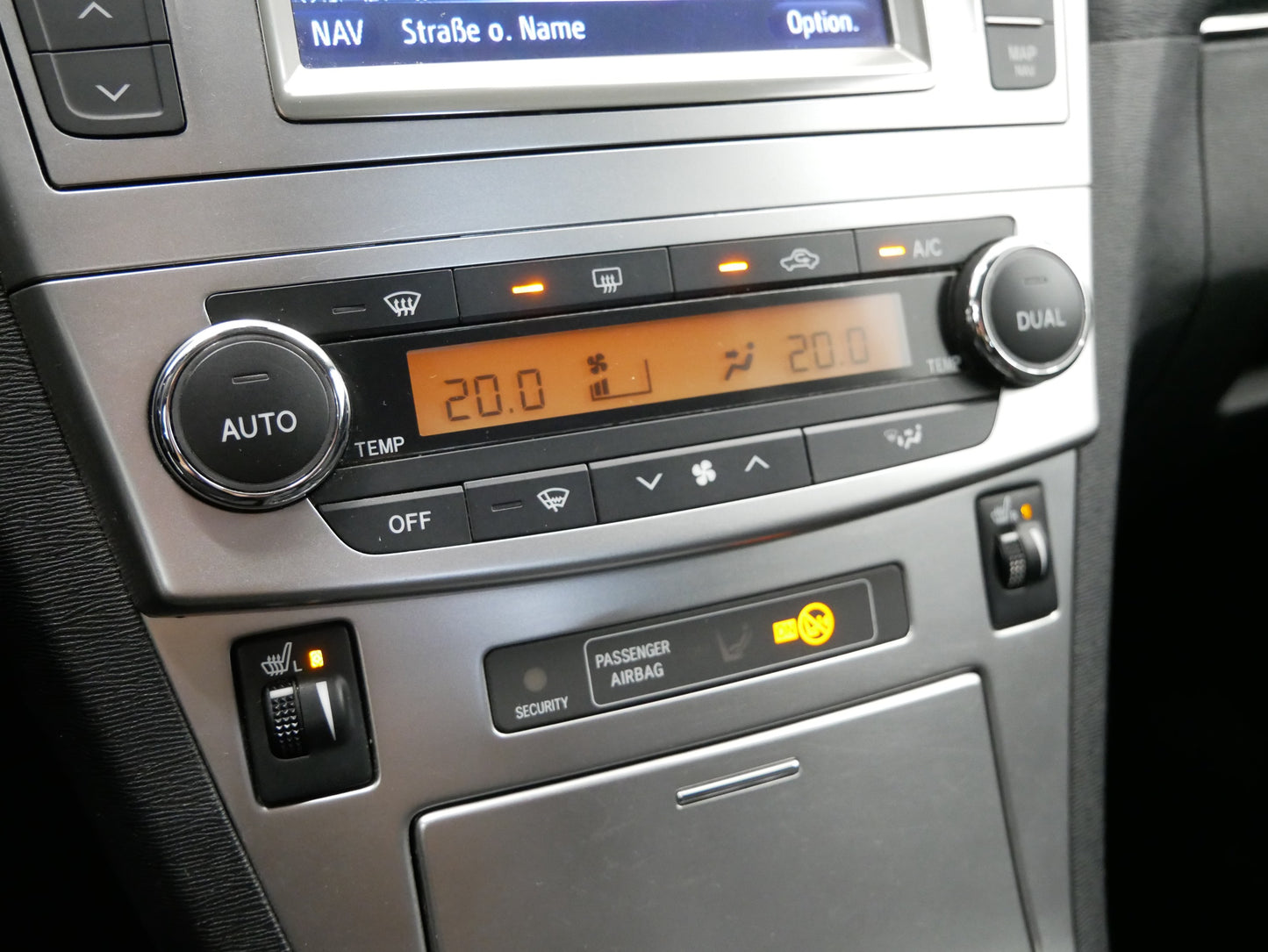 Toyota Avensis 1.6 Valve Matic 97 kW Edition
