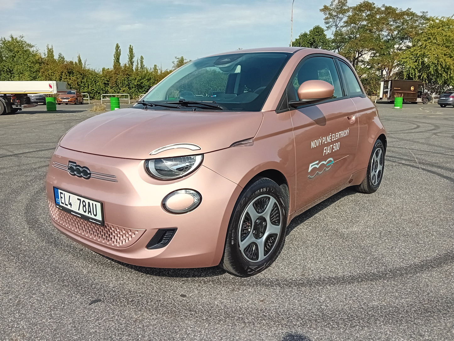 Fiat 500e BEV 3+1 Passion 42kWh dojezd ve městě až 320km