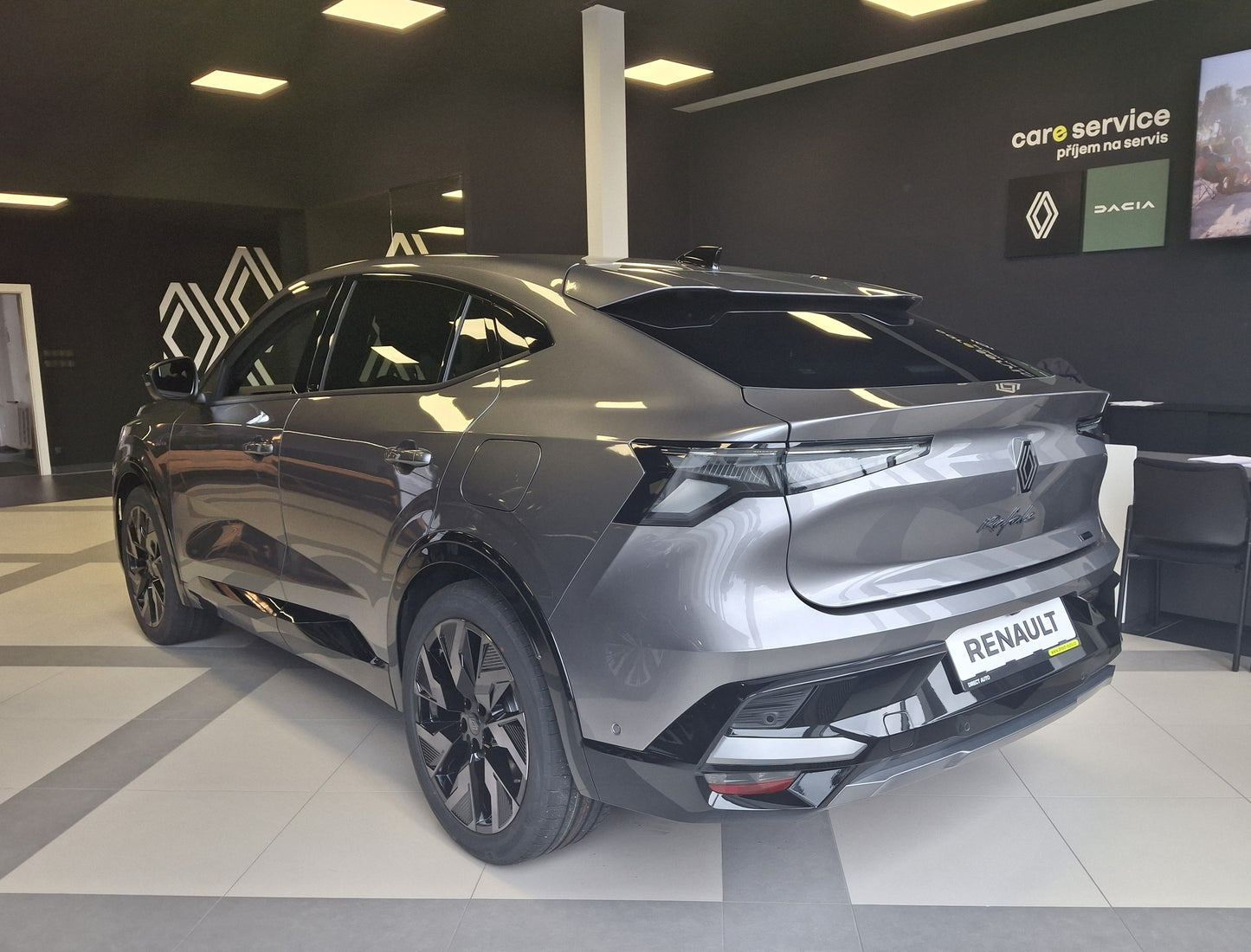 RAFALE E-TECH HYBRID esprit Alpine hyper hybrid E-Tech 4x4