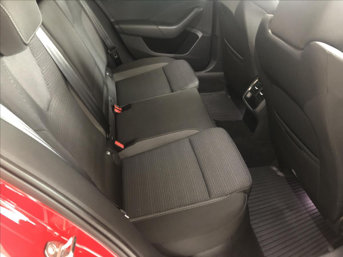 Škoda Octavia 1.5 G-TEC/96 kW/DSG/AMBI+/LED