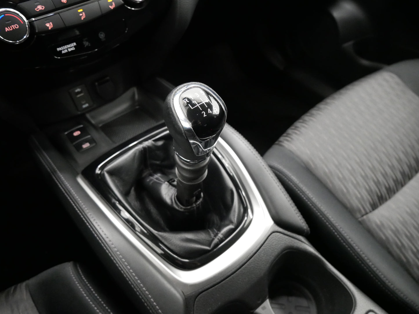 Nissan X-Trail 1.6 DIG-T 120 kW N-Connecta