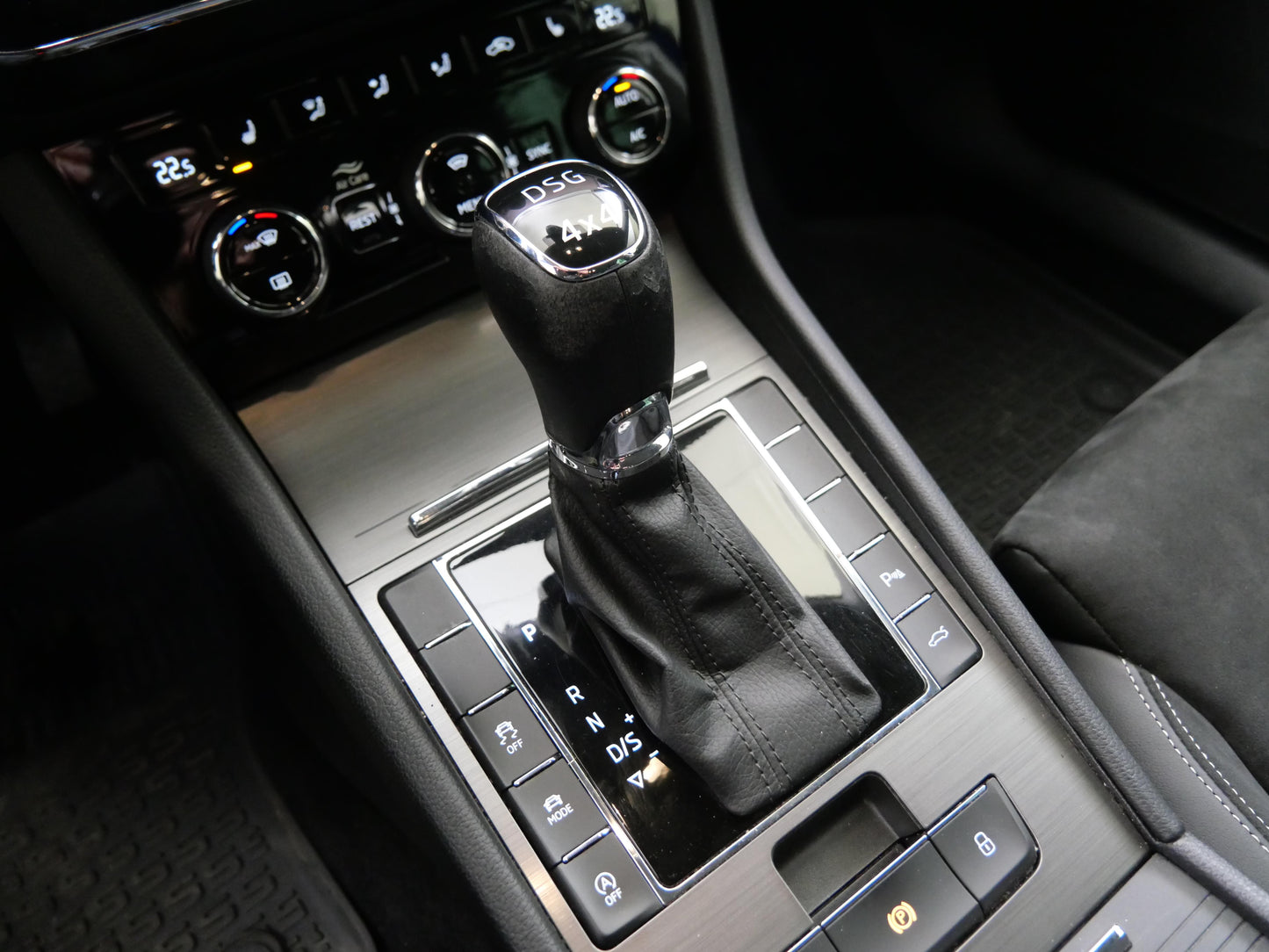 Škoda Superb 2.0 TDI 147 kW DSG 4x4 Style+