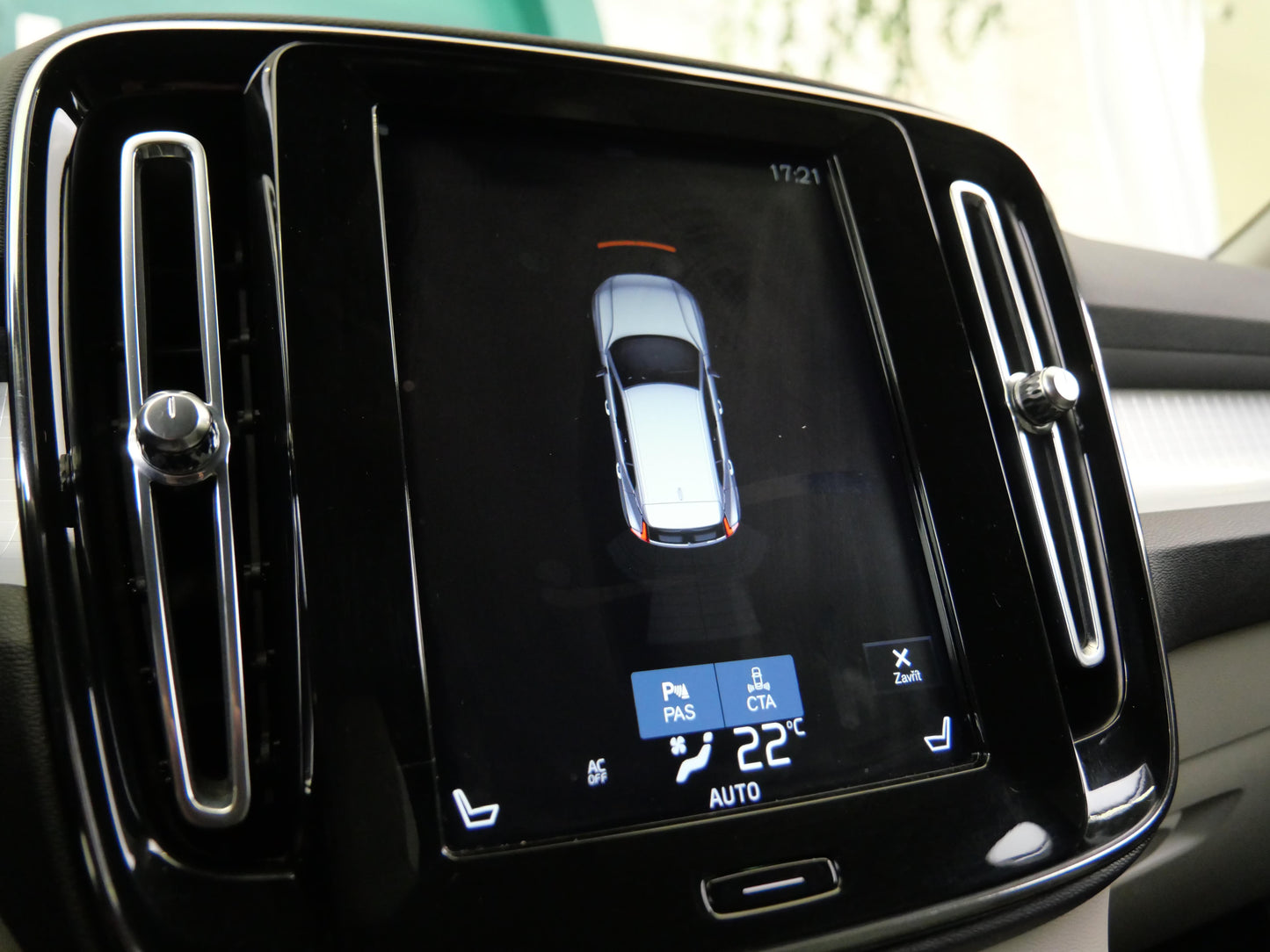 Volvo XC40 2.0 D3 110 kW Momentum Pro