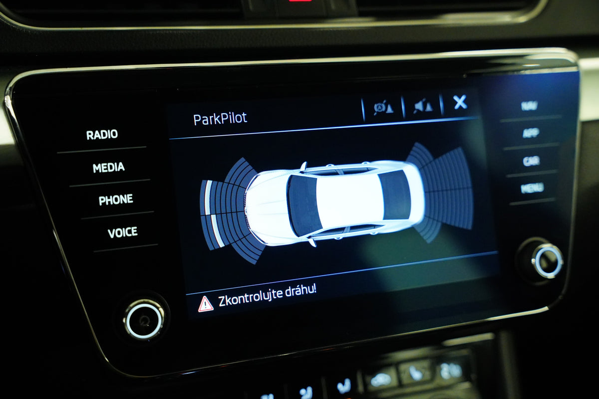 Škoda Superb 2.0 TDI 110 kW AMBITION – foto 20