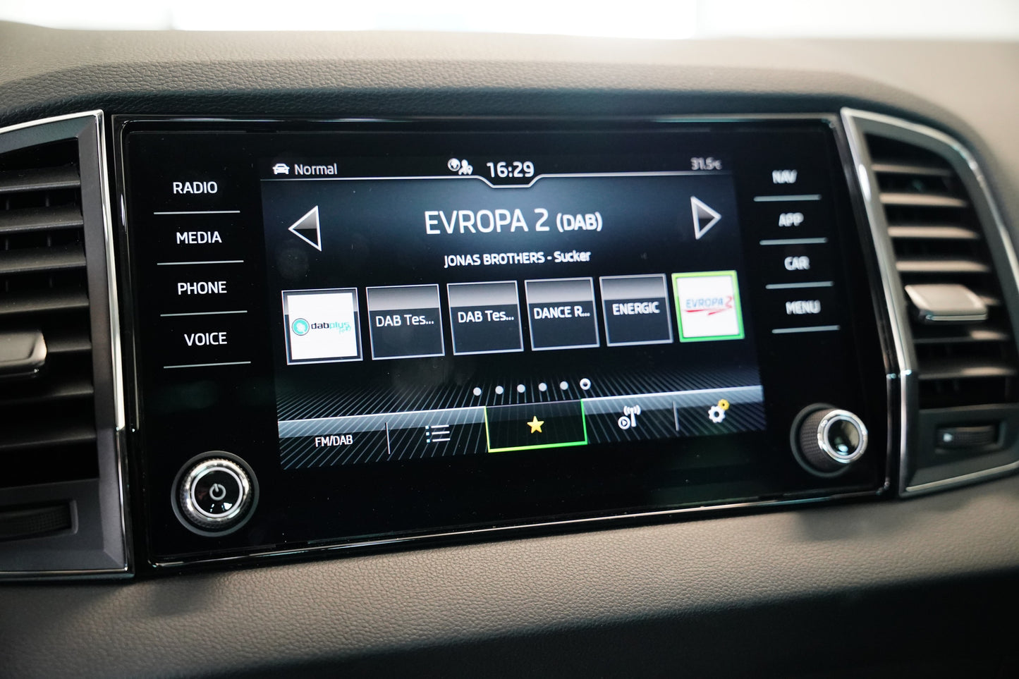Škoda Karoq 1.5 TSI 110 kW Top Selection