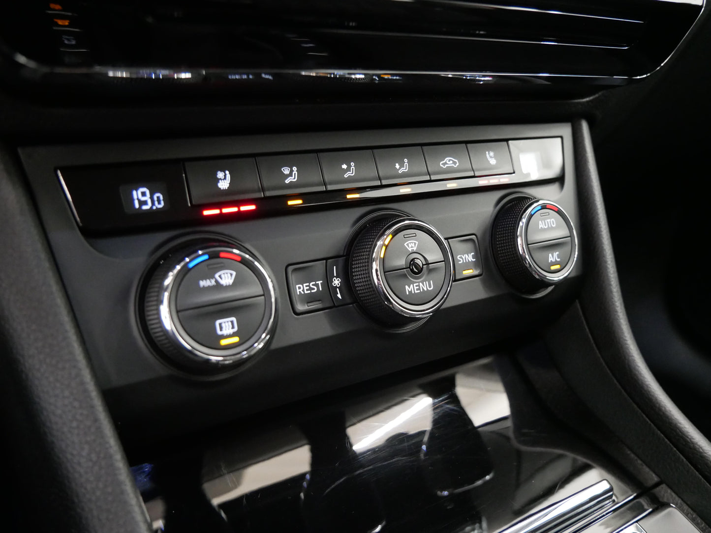 Škoda Superb 2.0 TDI 110 kW 4x4 L&K