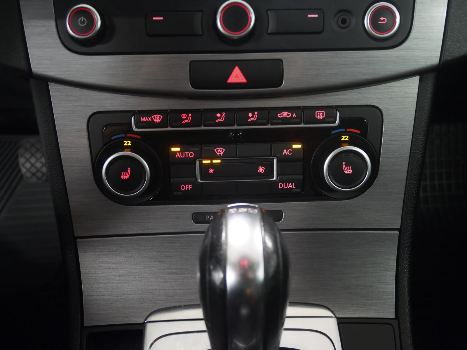 Volkswagen Passat 2.0 TDI 103 kW Comfortline – foto 21