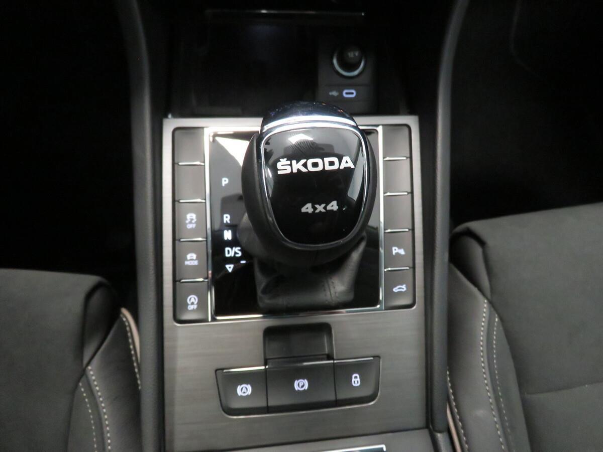 Škoda Superb 2.0 TDI 147 kW Scout