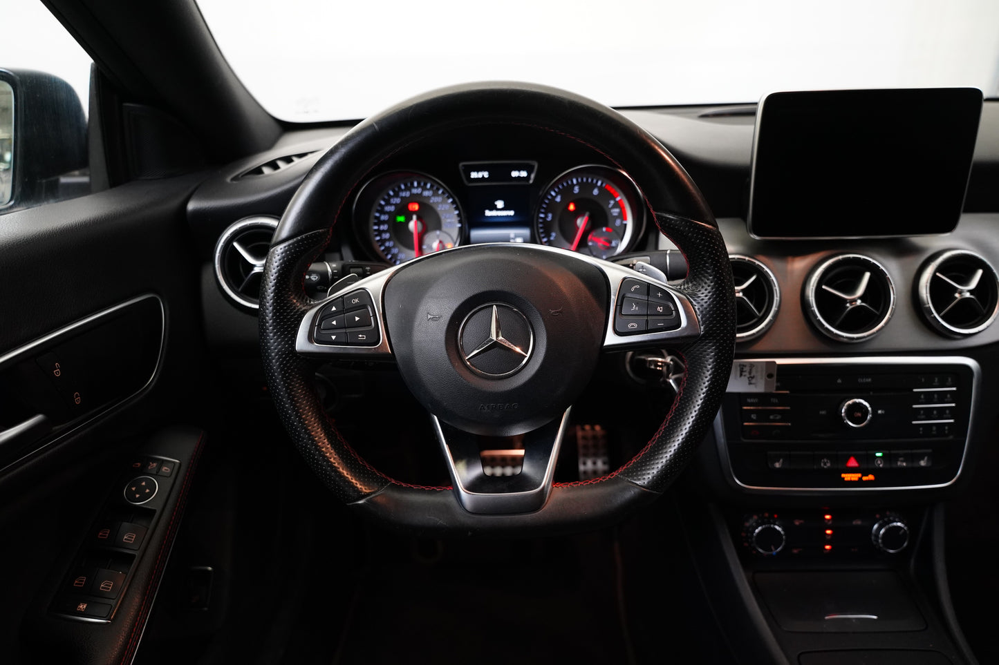 Mercedes-Benz CLA 200 115 kW AMG Line