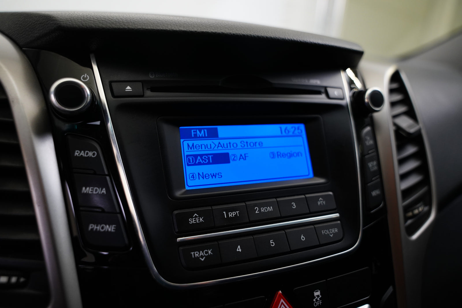 Hyundai i30 1.6 CRDi 81 kW – foto 20