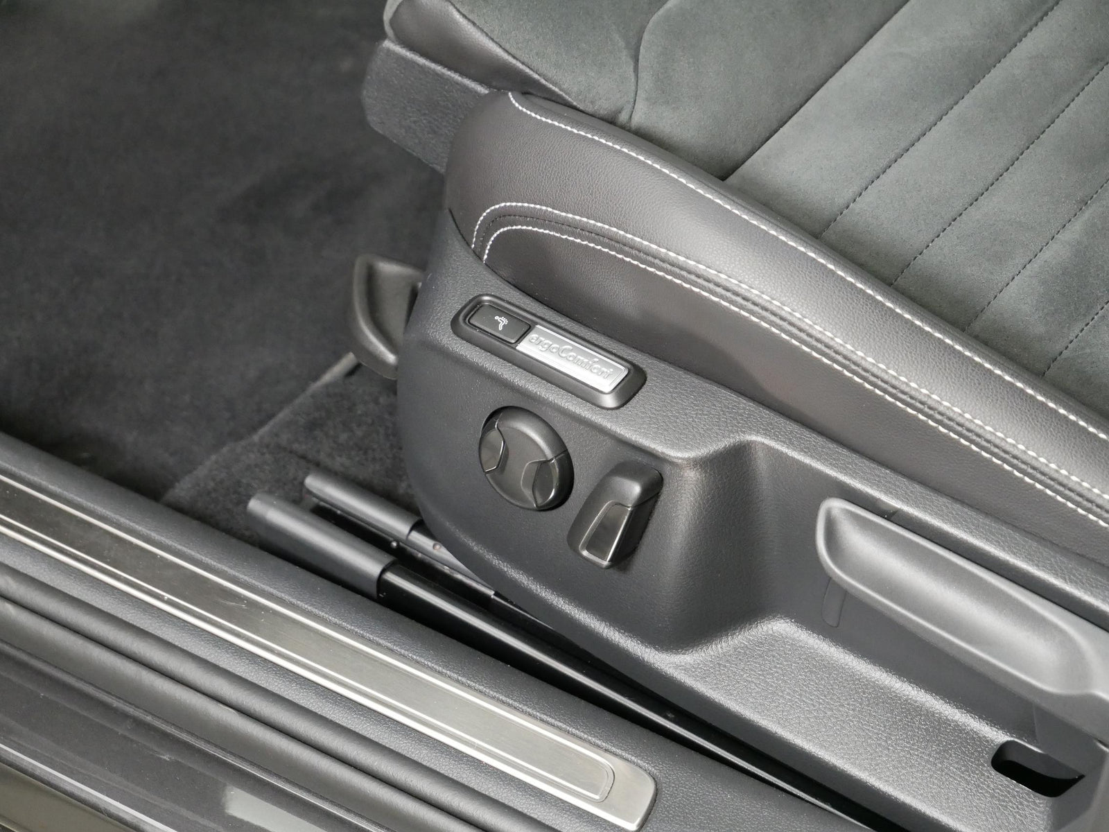 Volkswagen Passat 2.0 TDI 110 kW Elegance – foto 20