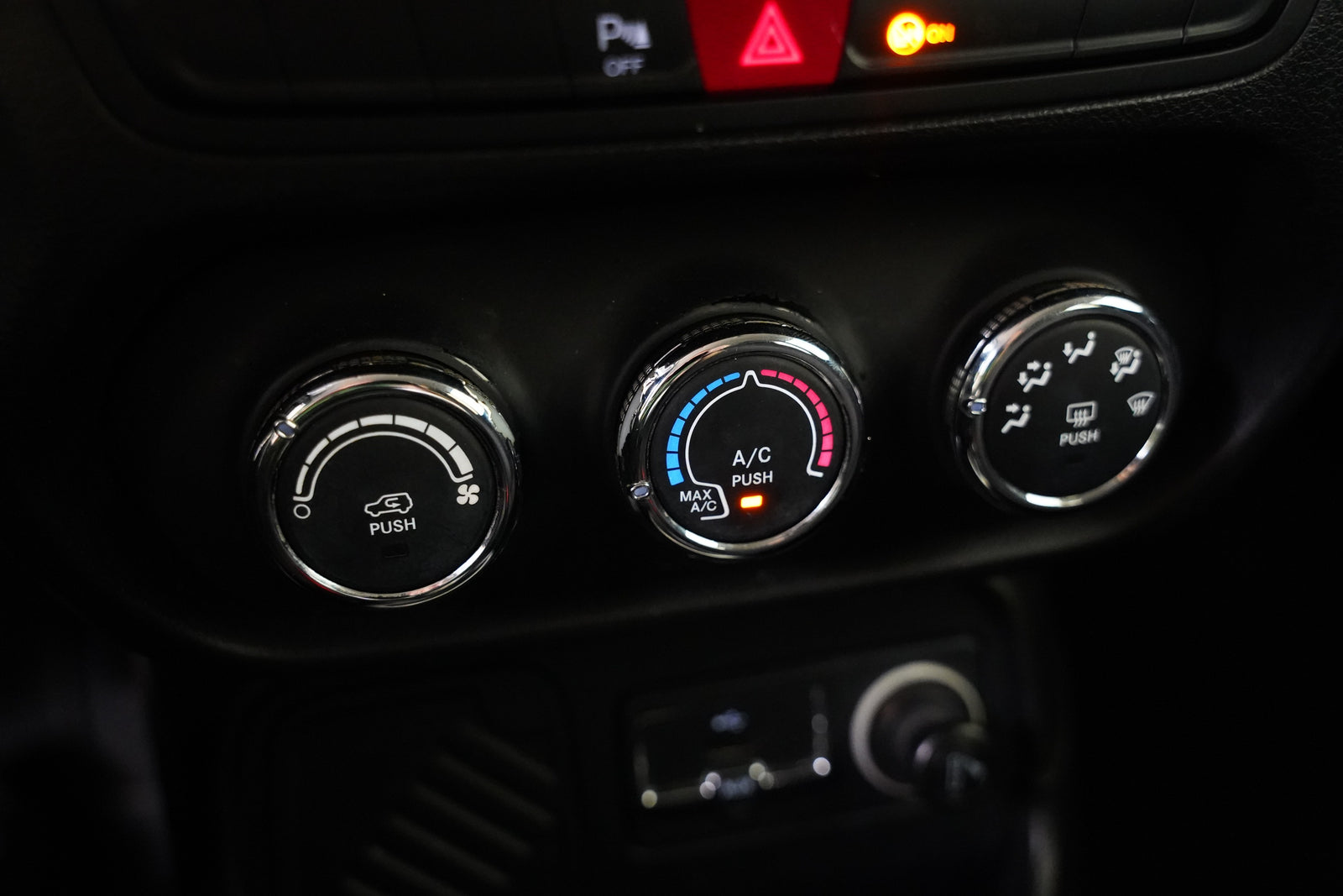 Jeep Renegade 1.6 e-torq 81 kW FWD Longitude – foto 20