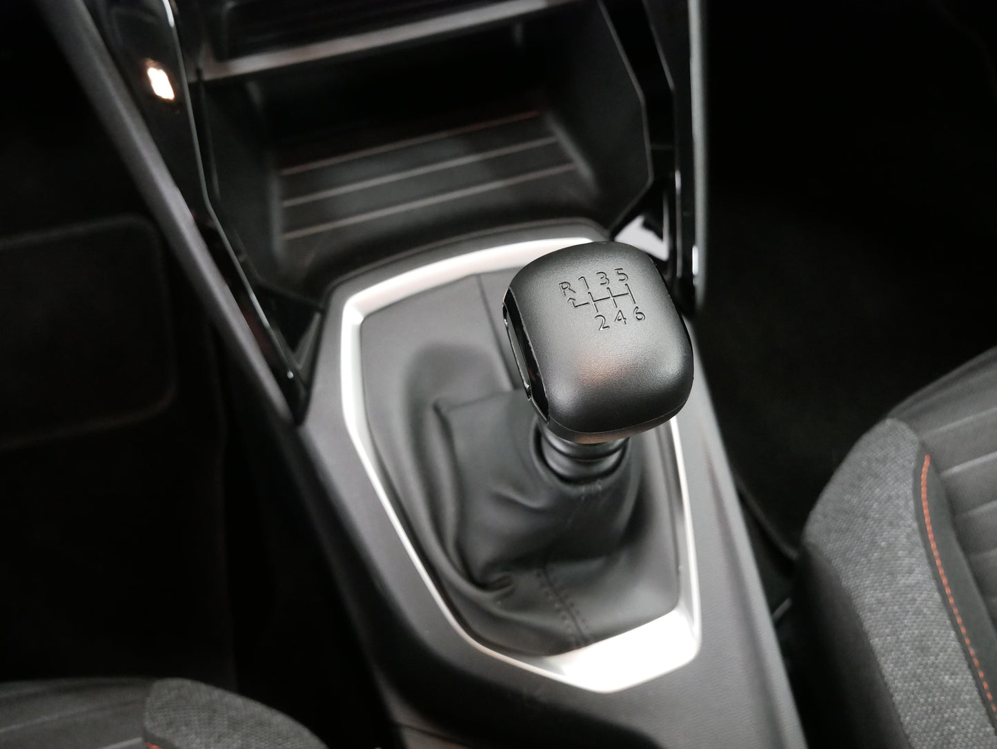 Peugeot 2008 1.2 PureTech 74 kW Active