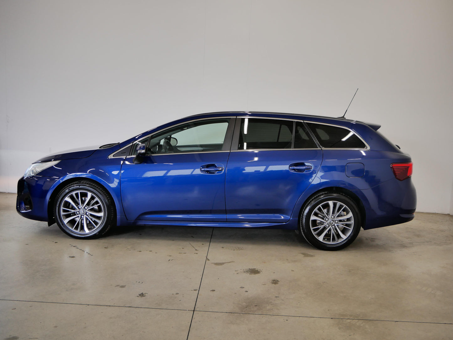 Toyota Avensis 1.6 82 kW Business