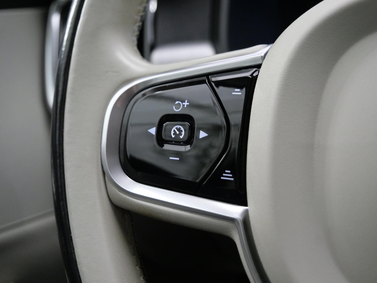 Volvo V90 D3 110 kW Momentum