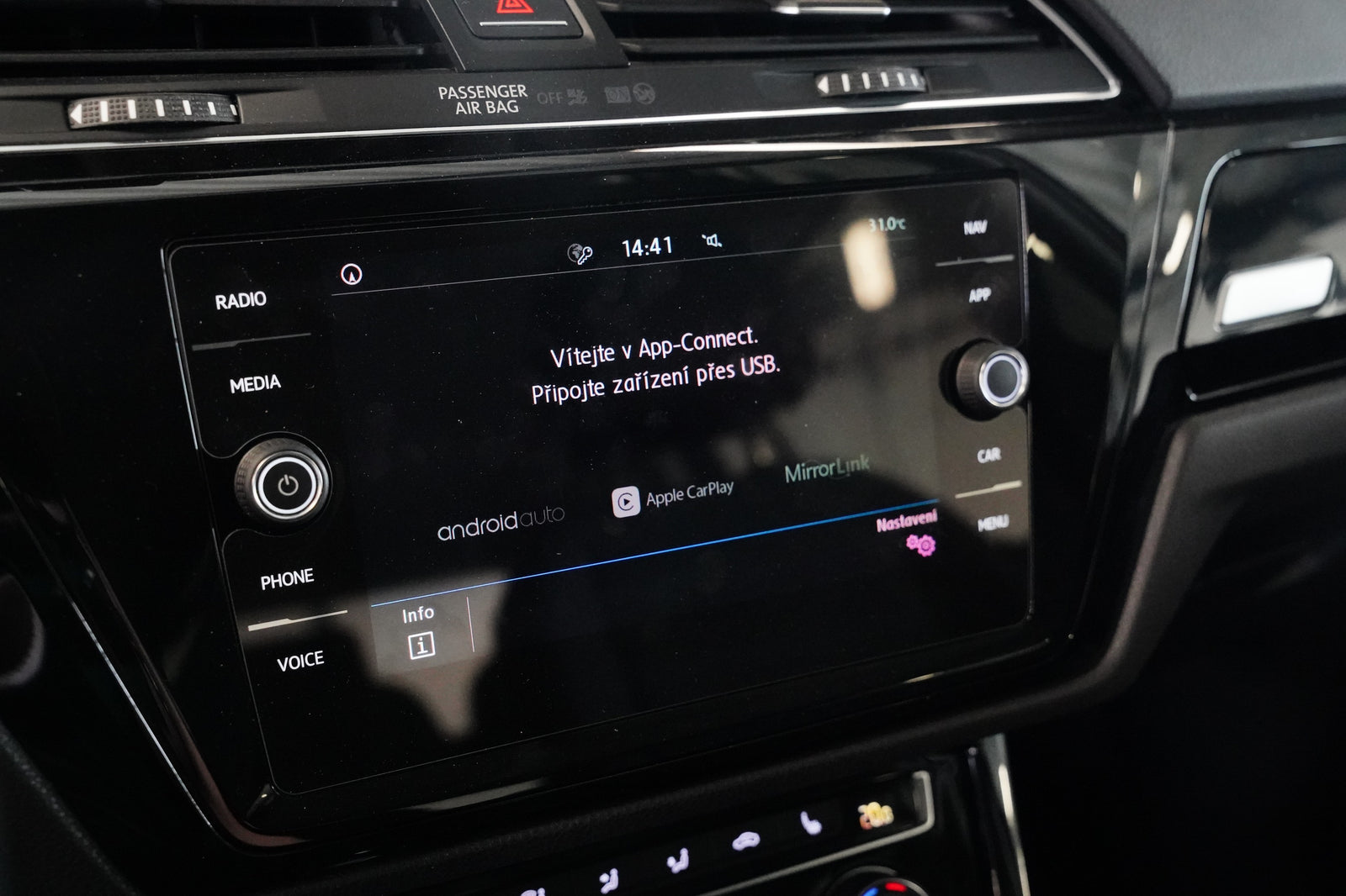 Volkswagen Touran 2.0 TDI 110 kW Highline – foto 19
