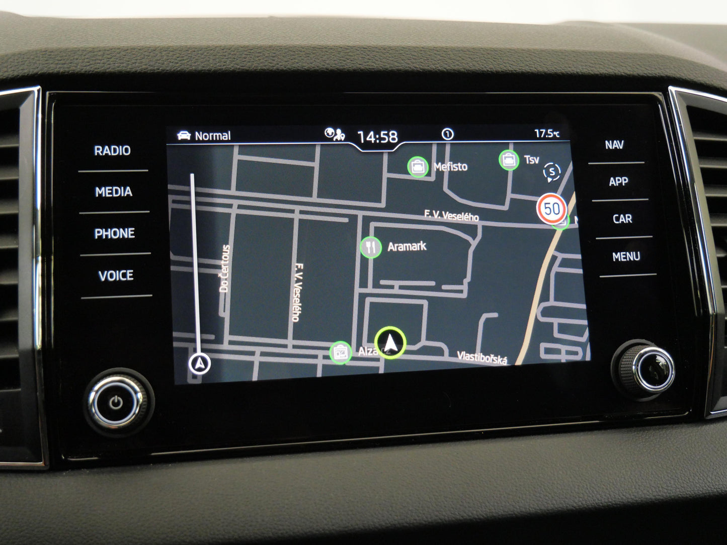 Škoda Karoq 1.5 TSI 110 kW Top Selection