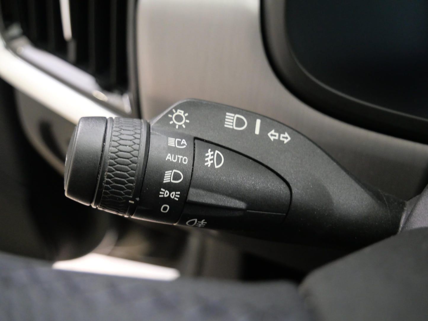 Volvo V90 D4 140 kW Momentum