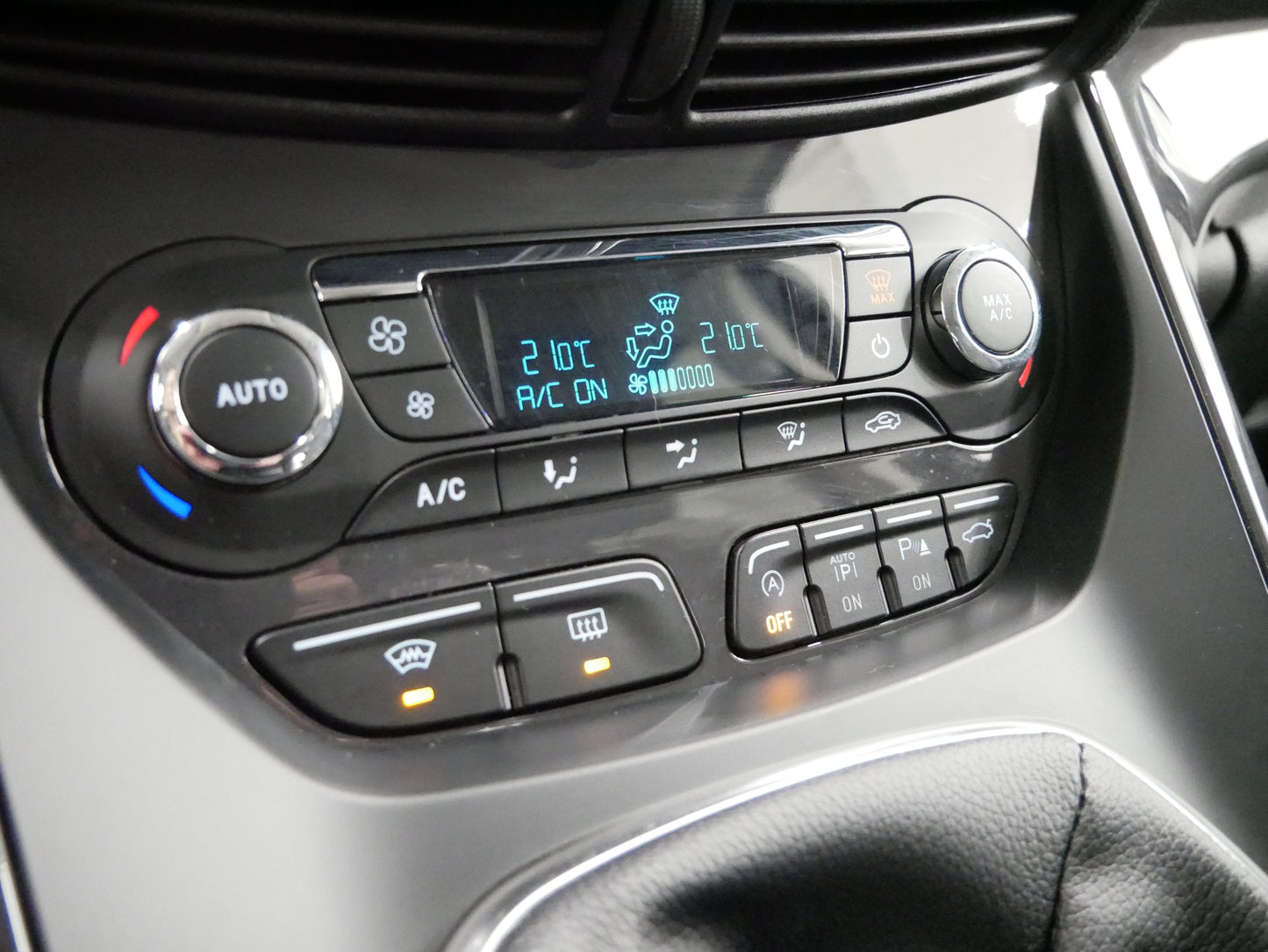 Ford Kuga 2.0 TDCI 110 kW 4WD Titanium
