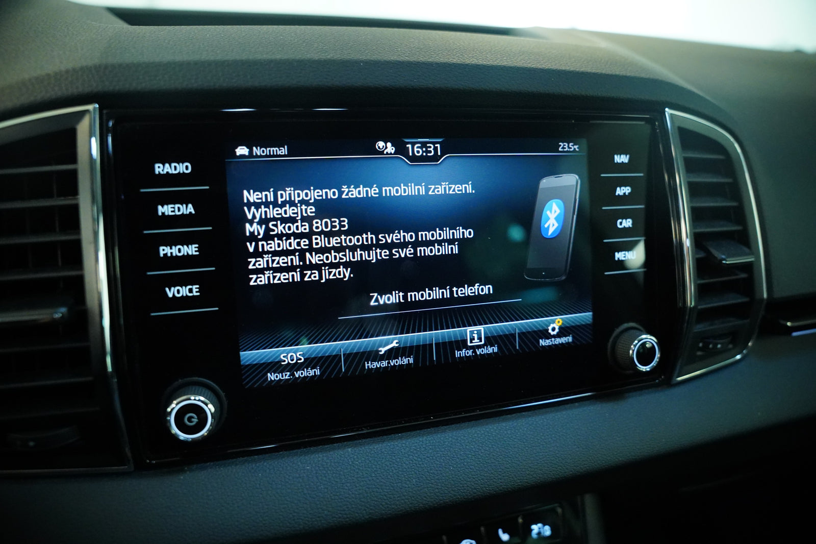 Škoda Karoq 1.5 TSI 110 kW Top Selection – foto 21