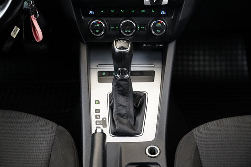 Škoda Octavia 1.6 TDI DSG Elegance – foto 21