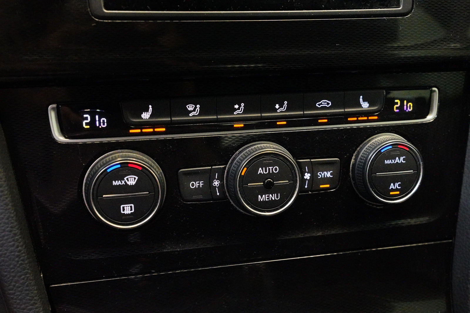 Volkswagen Golf 2.0 TDI 135 kW GTD – foto 21