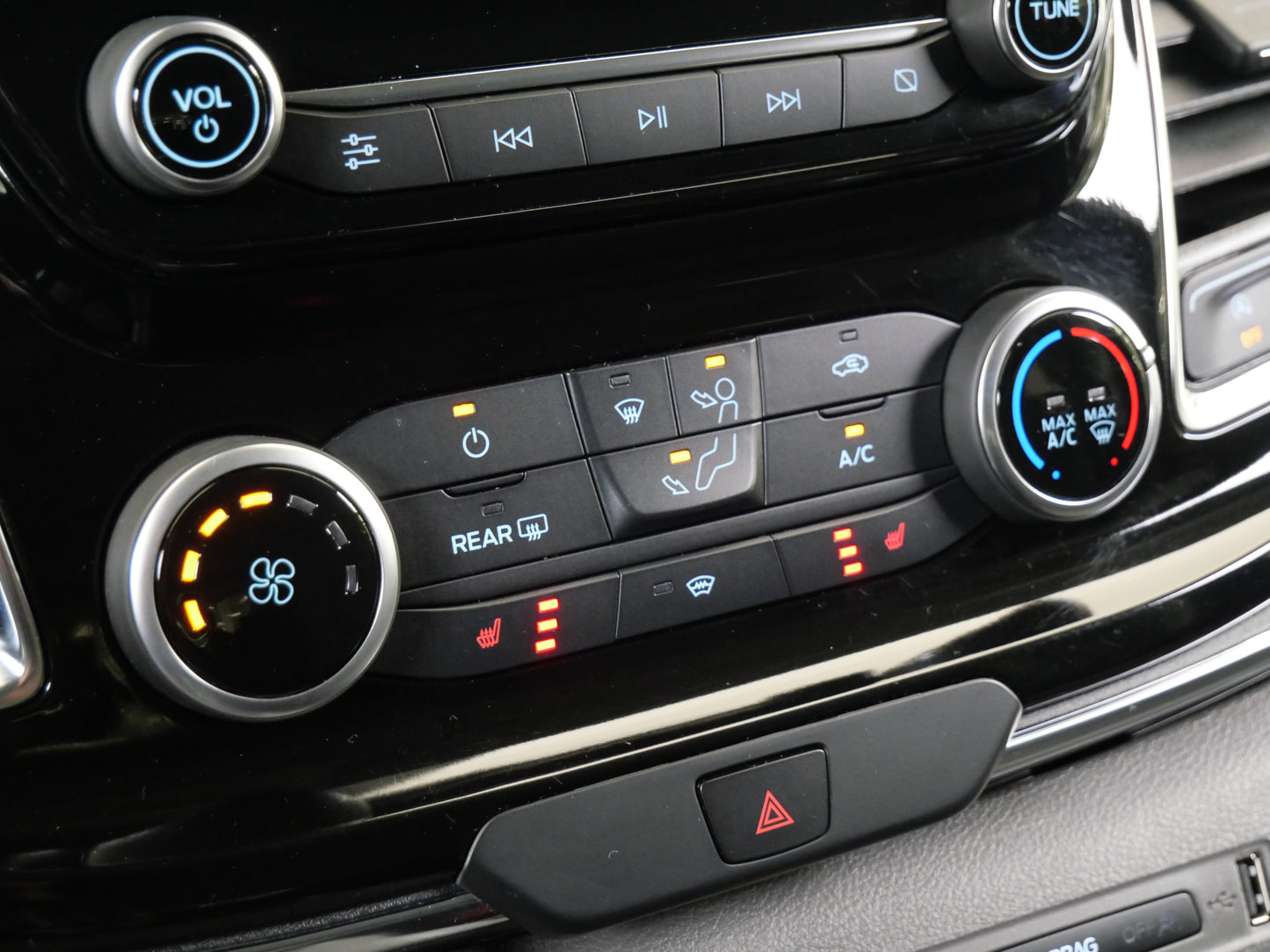 Ford Tourneo Custom 2.0 EcoBlue 96 kW Titanium L1