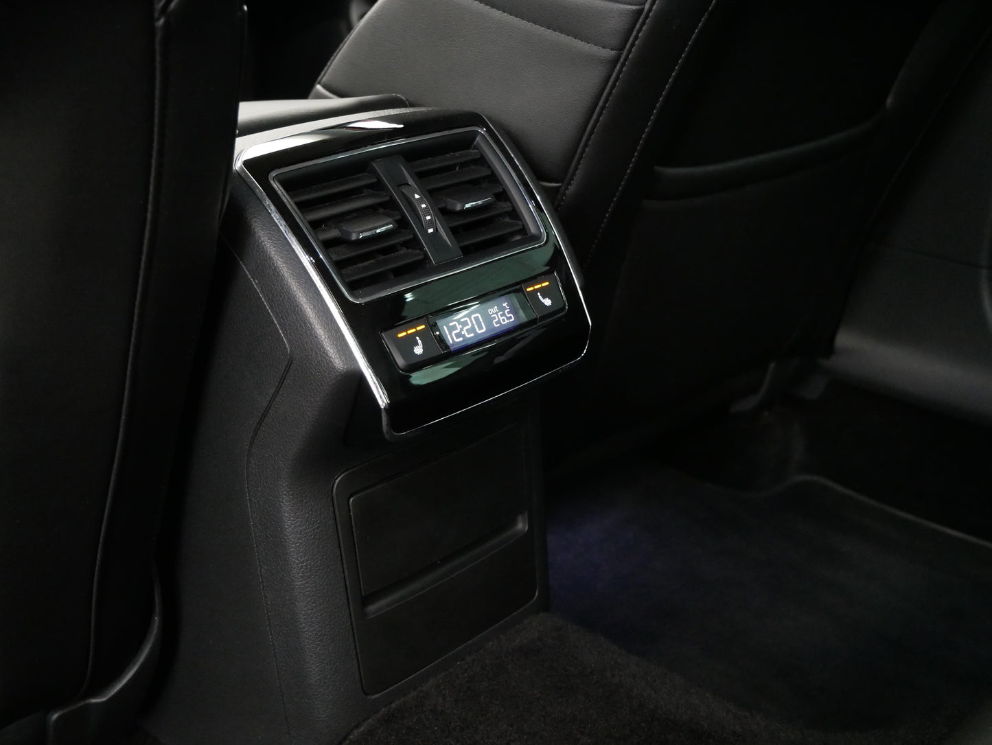 Škoda Superb 2.0 TDI 110 kW Style Plus