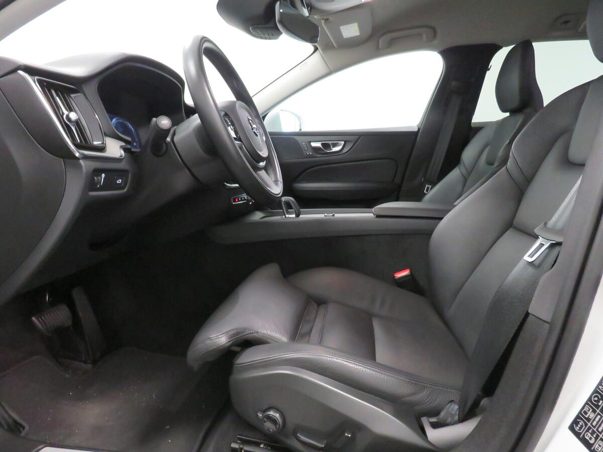 Volvo V60 2,0 145kW B4 AWD diesel Pro AU