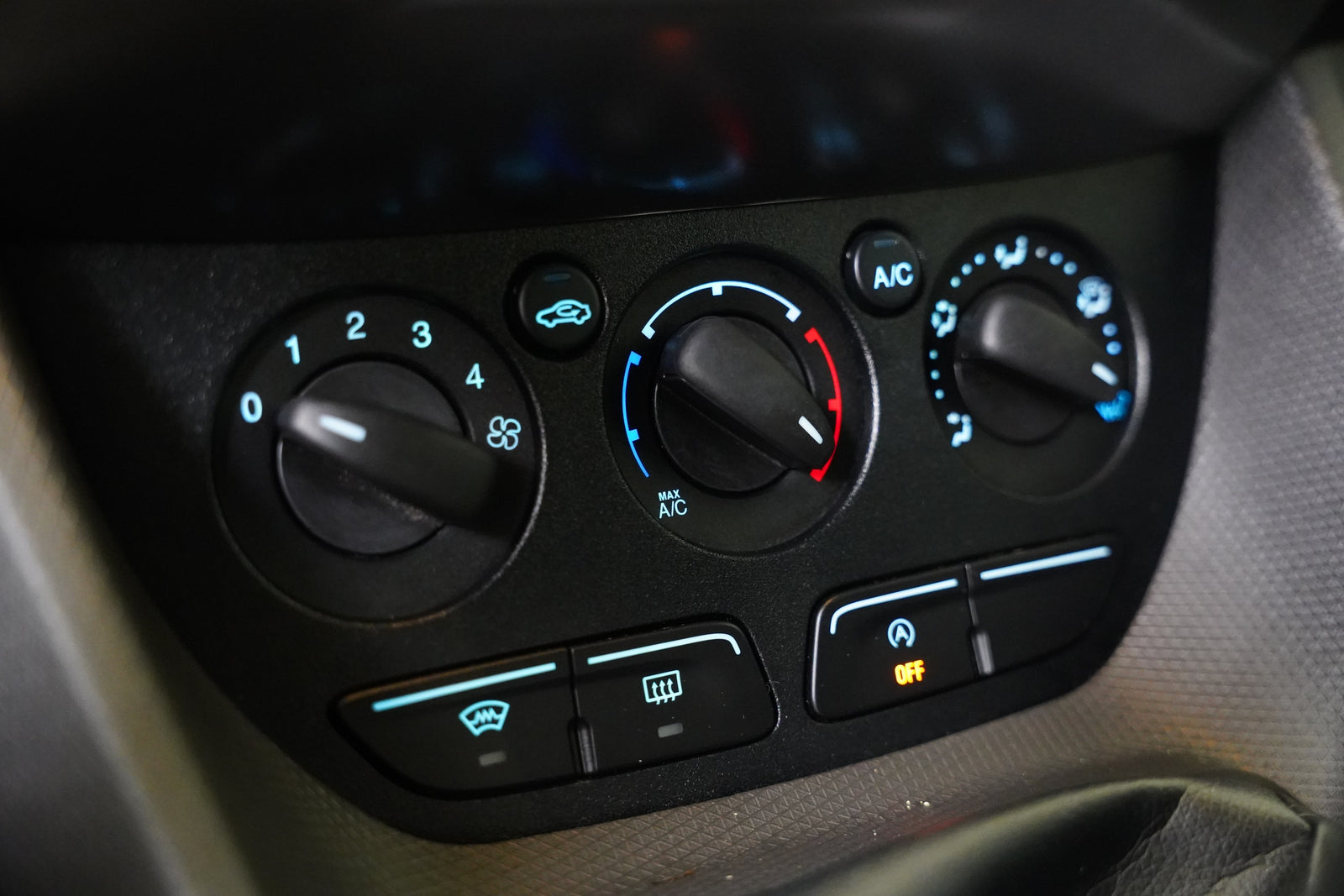 Ford Transit Connect 1.5 TDCI 88 kW – foto 21