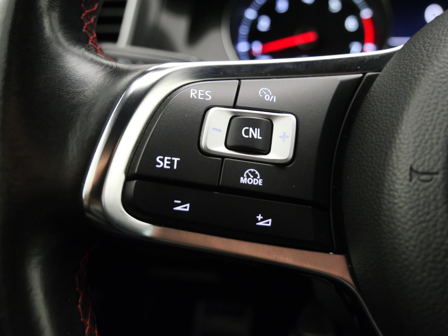 Volkswagen Golf 2.0 TSI 162 kW GTI