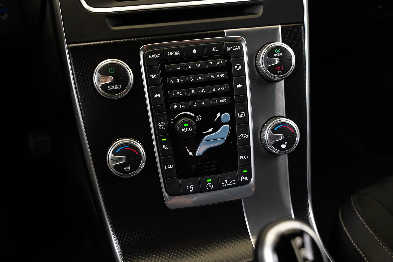 Volvo V60 2.0 T6 AWD 225 kW R-Desing – foto 21