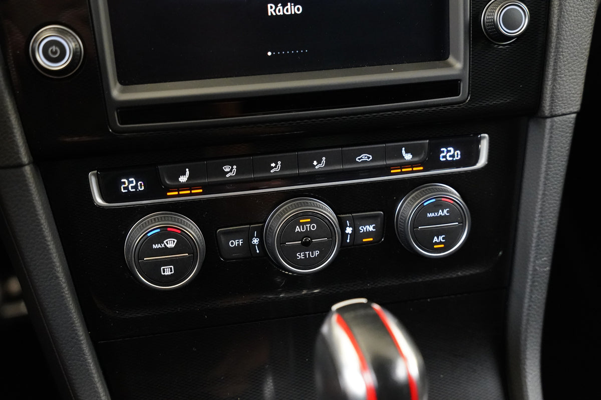 Volkswagen Golf 2.0 TSI 169 kW DSG GTI – foto 21