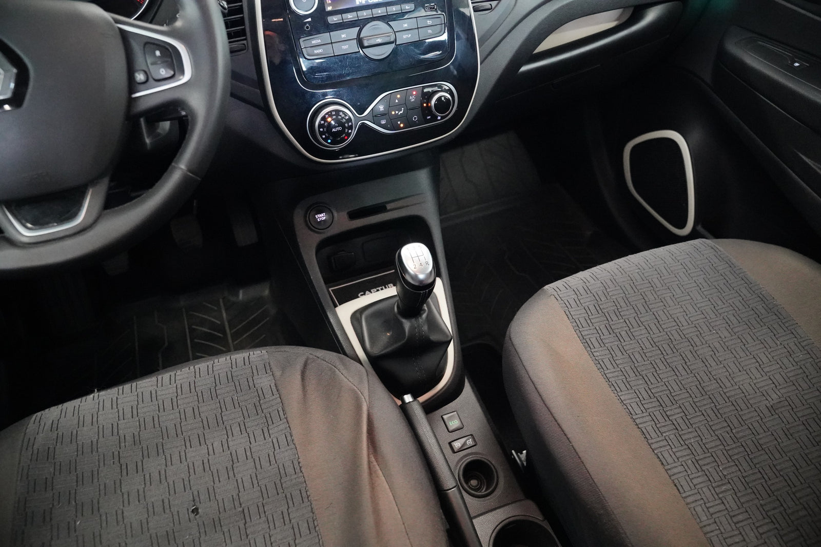 Renault Captur 0.9 Tce 66 kW Limited – foto 21