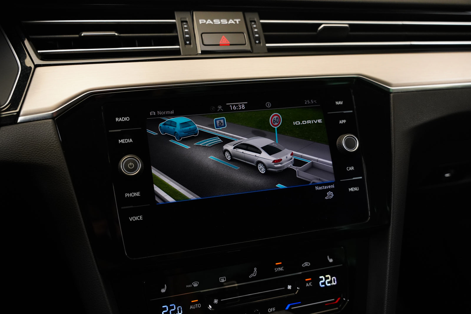 Volkswagen Passat 2.0 TDI 147 kW Elegance – foto 21